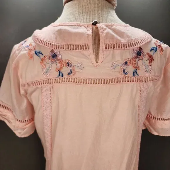 A dip of Darling Women's Dress Floral Embroidered Pink Medium Delicate Feminine - Picture 7 of 13